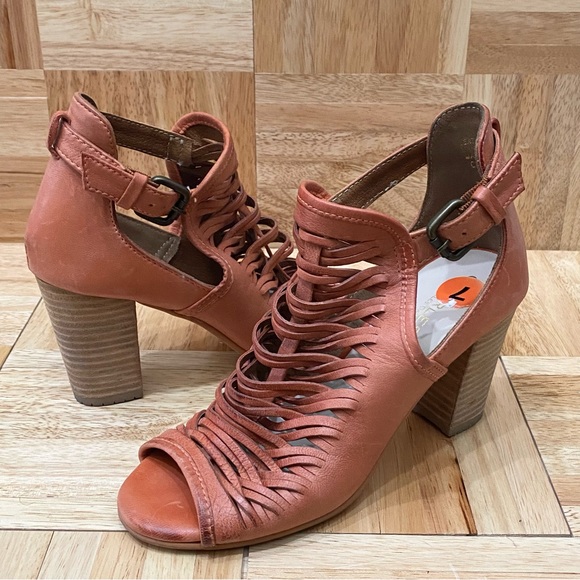 CHARLES by Charles David Coll Ginger Chunky Heel Sandal Size 7 - Picture 6 of 14